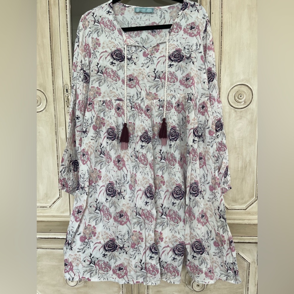 Liz Lange Maternity Dress. Medium. Worn once.